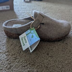 New In Box Earth Origins Gray Slip-On Comfort